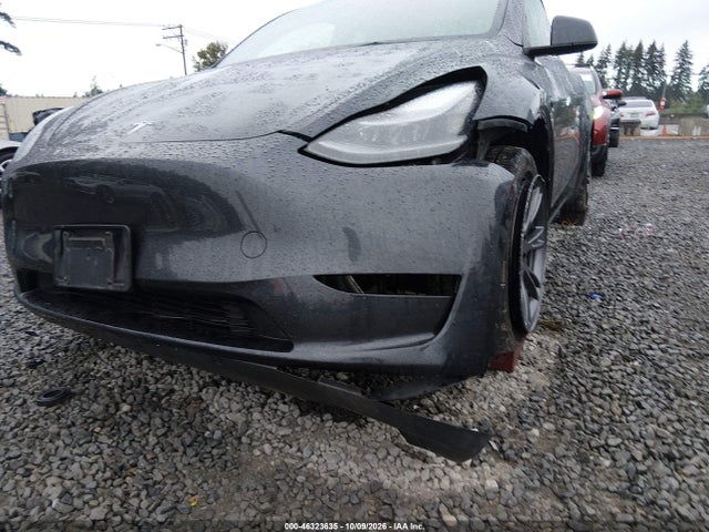 Tesla Model Y Long Range Dual Motor All-wheel Drive 2024 7SAYGDEE2RF166273 Image 6