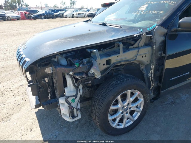 1C4PJLAB5HW547612 Jeep Cherokee Sport Fwd