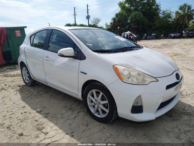 Продаж на аукціоні авто 2014 Toyota Prius C Three, vin: JTDKDTB38E1067663, номер лоту: 46323864