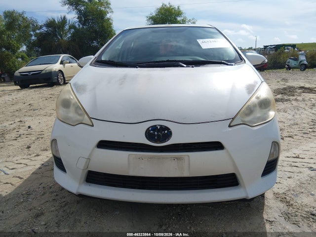 2014 Toyota Prius C Three მანქანა იყიდება აუქციონზე, vin: JTDKDTB38E1067663, აუქციონის ნომერი: 46323864