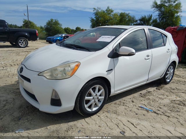 2014 Toyota Prius C Three მანქანა იყიდება აუქციონზე, vin: JTDKDTB38E1067663, აუქციონის ნომერი: 46323864