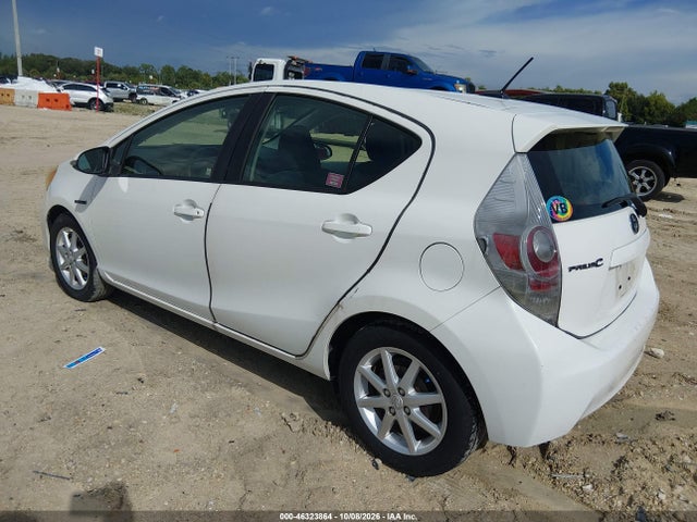 2014 Toyota Prius C Three მანქანა იყიდება აუქციონზე, vin: JTDKDTB38E1067663, აუქციონის ნომერი: 46323864