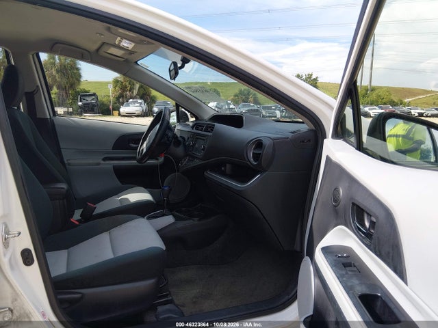 2014 Toyota Prius C Three მანქანა იყიდება აუქციონზე, vin: JTDKDTB38E1067663, აუქციონის ნომერი: 46323864