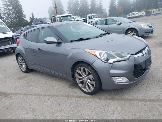 2015 Hyundai Veloster მანქანა იყიდება აუქციონზე, vin: KMHTC6ADXFU242963, აუქციონის ნომერი: 46323903