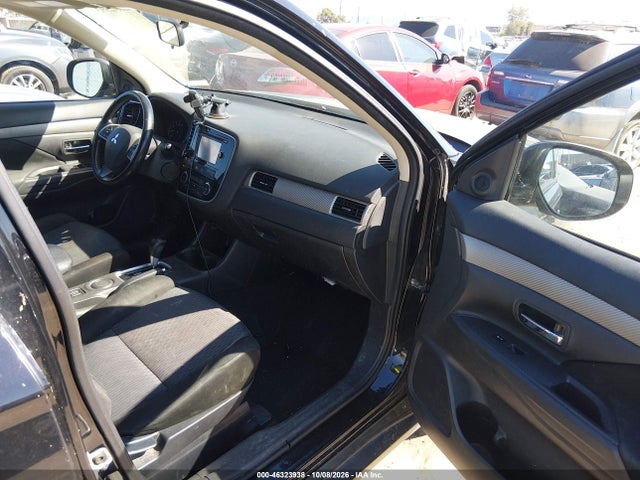46323938 :رقم المزاد ، JA4AD3A32EZ015034 vin ، 2014 Mitsubishi Outlander Se مزاد بيع