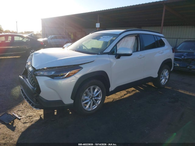 Toyota Corolla Cross Le 2023 7MUCAAAG1PV038734 Image 2