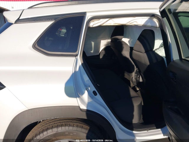 Toyota Corolla Cross Le 2023 7MUCAAAG1PV038734 Image 8