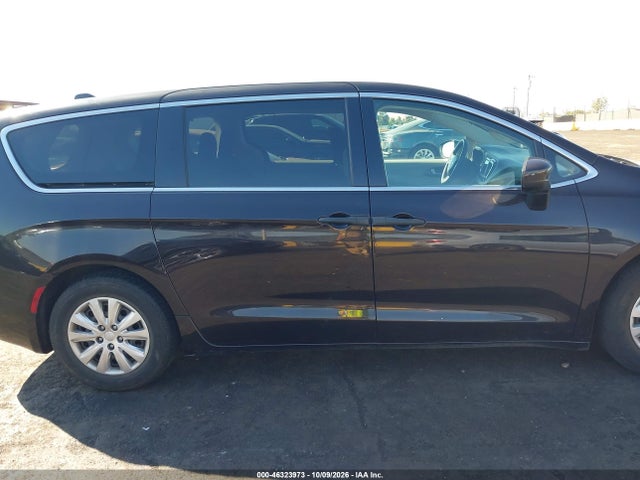 2018 Chrysler Pacifica L მანქანა იყიდება აუქციონზე, vin: 2C4RC1AG8JR122192, აუქციონის ნომერი: 46323973