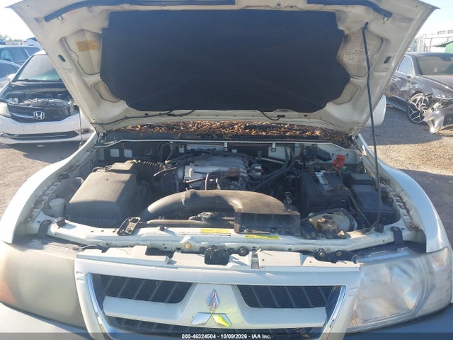 46324504 :رقم المزاد ، JA4MW51S55J001122 vin ، 2005 Mitsubishi Montero Limited مزاد بيع