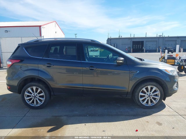 46324543 :رقم المزاد ، 1FMCU9JD2HUD38832 vin ، 2017 Ford Escape Titanium مزاد بيع