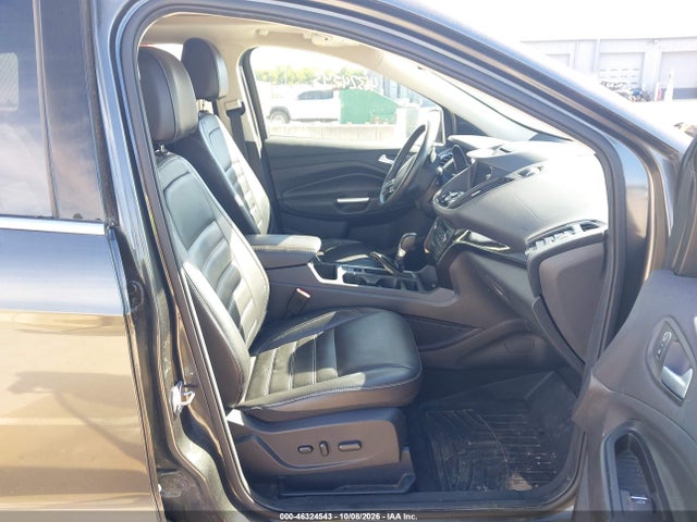 46324543 :رقم المزاد ، 1FMCU9JD2HUD38832 vin ، 2017 Ford Escape Titanium مزاد بيع