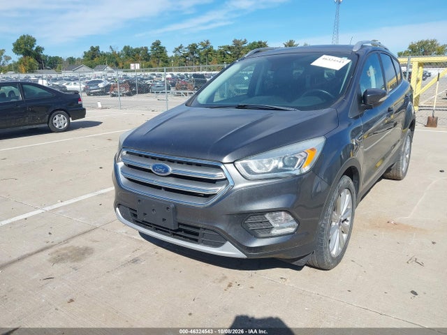46324543 :رقم المزاد ، 1FMCU9JD2HUD38832 vin ، 2017 Ford Escape Titanium مزاد بيع