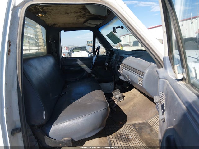 46325084 :رقم المزاد ، 1FTHF25M7NNA05893 vin ، 1992 Ford F250 مزاد بيع