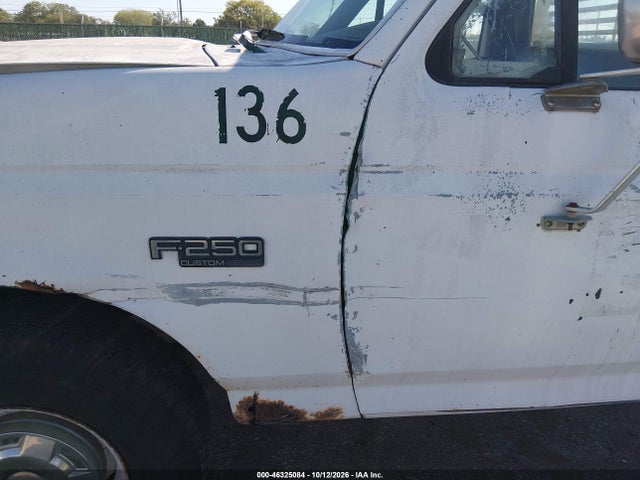 46325084 :رقم المزاد ، 1FTHF25M7NNA05893 vin ، 1992 Ford F250 مزاد بيع