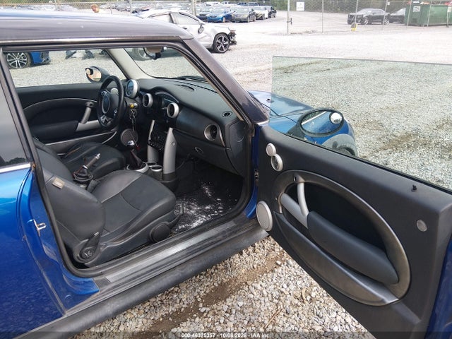 46325357 :رقم المزاد ، WMWRE33415TD98608 vin ، 2005 Mini Cooper S مزاد بيع