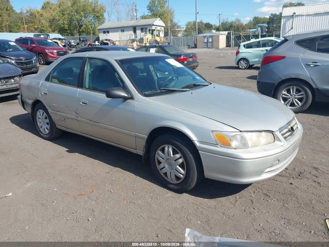 46325510 :رقم المزاد ، 4T1BG22K9YU645471 vin ، 2000 Toyota Camry Le مزاد بيع
