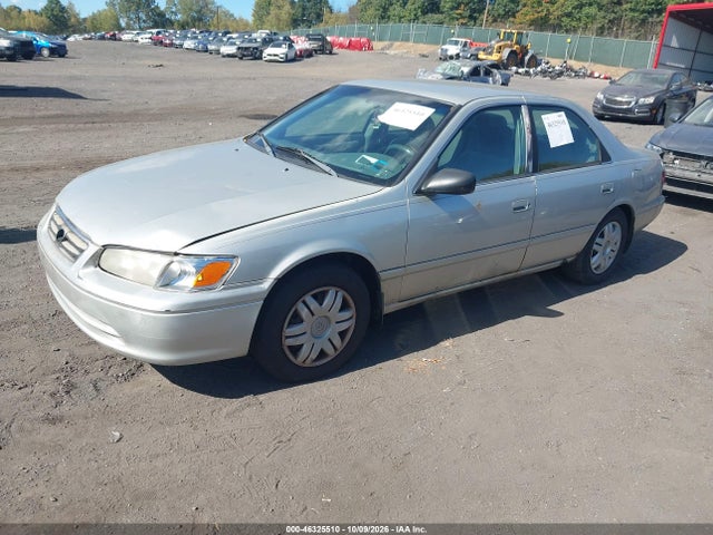46325510 :رقم المزاد ، 4T1BG22K9YU645471 vin ، 2000 Toyota Camry Le مزاد بيع
