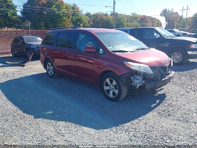 Aukcja sprzedaży 2015 Toyota Sienna Le, vin: 5TDKK3DC3FS557936, numer aukcji: 46325611