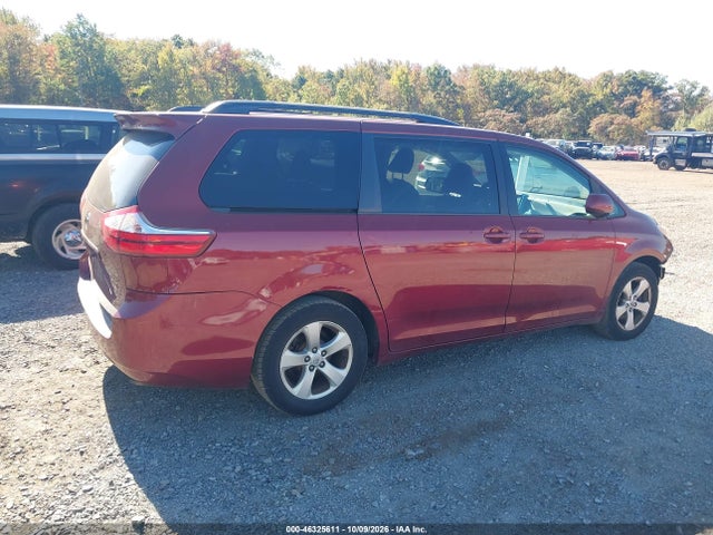 Продажа на аукционе авто 2015 Toyota Sienna Le, vin: 5TDKK3DC3FS557936, номер лота: 46325611