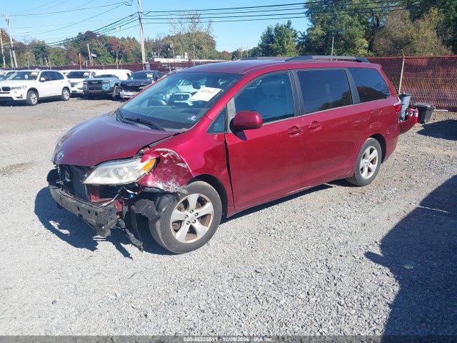 Продажа на аукционе авто 2015 Toyota Sienna Le, vin: 5TDKK3DC3FS557936, номер лота: 46325611