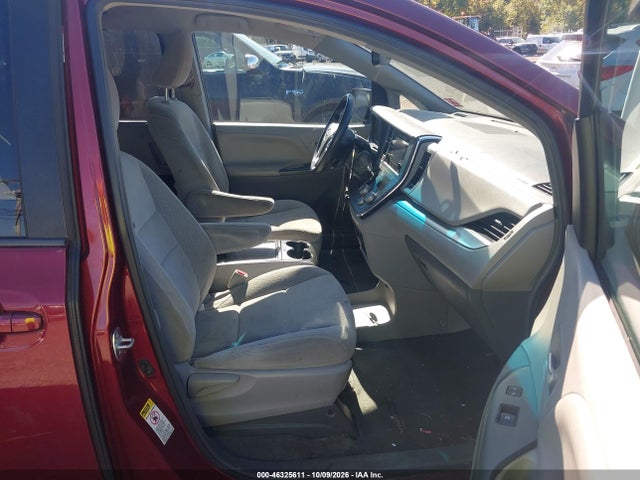 Продажа на аукционе авто 2015 Toyota Sienna Le, vin: 5TDKK3DC3FS557936, номер лота: 46325611