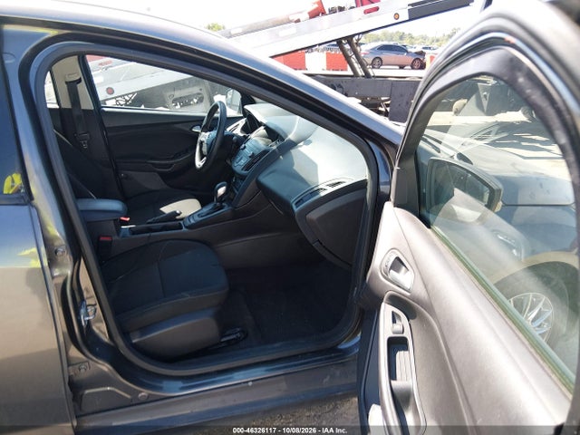 46326117 :رقم المزاد ، 1FADP3F2XJL212868 vin ، 2018 Ford Focus Se مزاد بيع