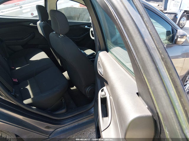 46326117 :رقم المزاد ، 1FADP3F2XJL212868 vin ، 2018 Ford Focus Se مزاد بيع
