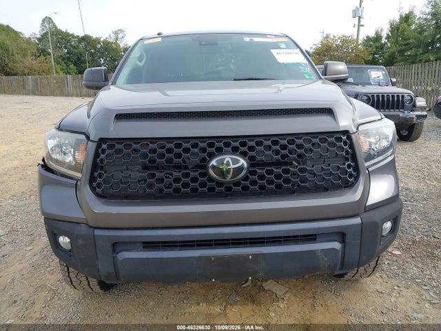 Продаж на аукціоні авто 2018 Toyota Tundra Sr5 5.7l V8, vin: 5TFDY5F10JX708281, номер лоту: 46326630