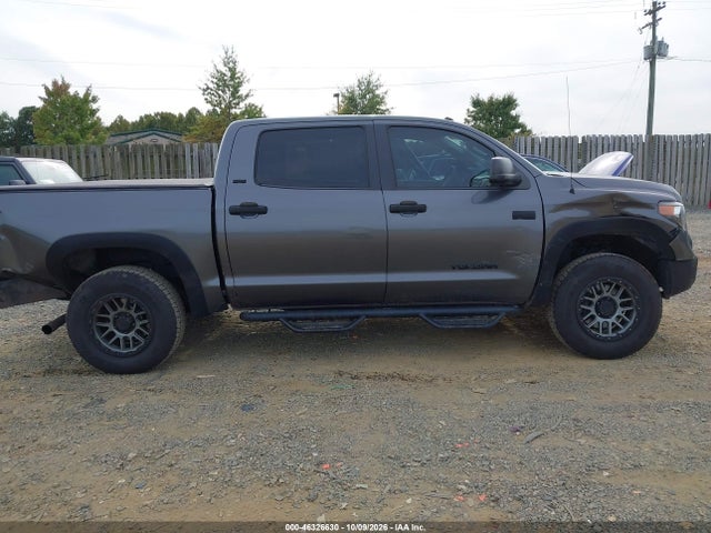 Продаж на аукціоні авто 2018 Toyota Tundra Sr5 5.7l V8, vin: 5TFDY5F10JX708281, номер лоту: 46326630