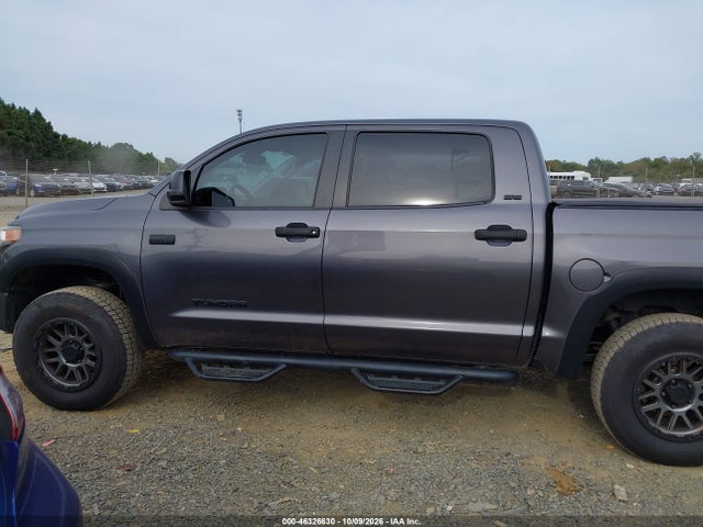Продаж на аукціоні авто 2018 Toyota Tundra Sr5 5.7l V8, vin: 5TFDY5F10JX708281, номер лоту: 46326630