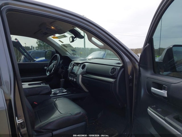 Продаж на аукціоні авто 2018 Toyota Tundra Sr5 5.7l V8, vin: 5TFDY5F10JX708281, номер лоту: 46326630