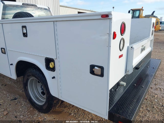 46326931 :رقم المزاد ، 1FDRF3G69JEC69602 vin ، 2018 Ford F-350 Chassis Xl مزاد بيع
