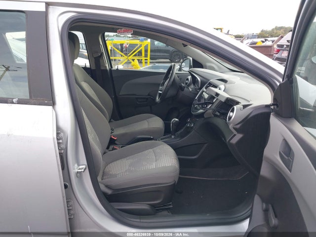 Chevrolet Sonic Lt Auto 2019 1G1JG6SB6K4137420 Image 5