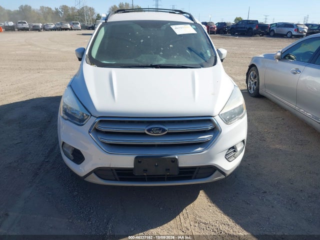 Продажа на аукционе авто 2018 Ford Escape Se, vin: 1FMCU9GD8JUA17861, номер лота: 46327162