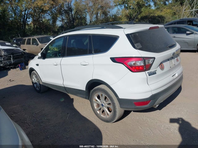 Продажа на аукционе авто 2018 Ford Escape Se, vin: 1FMCU9GD8JUA17861, номер лота: 46327162