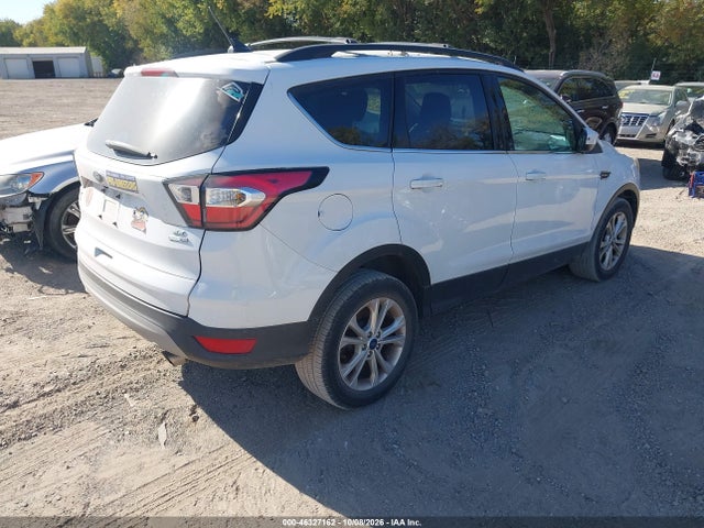 Продажа на аукционе авто 2018 Ford Escape Se, vin: 1FMCU9GD8JUA17861, номер лота: 46327162