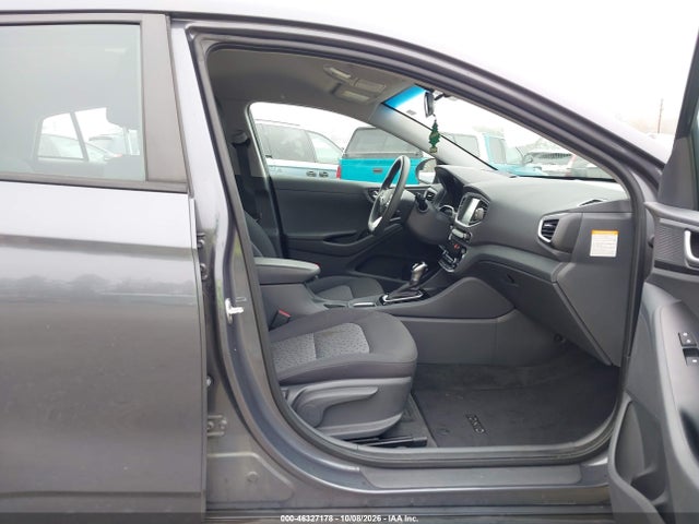 KMHC65LC9JU076885 Hyundai Ioniq Hybrid Blue