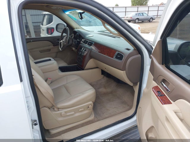 2010 Chevrolet Suburban 1500 Lt1 მანქანა იყიდება აუქციონზე, vin: 1GNUKJE33AR126586, აუქციონის ნომერი: 46327193