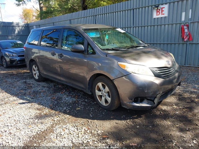 46327531 :رقم المزاد ، 5TDZK3DC3BS095564 vin ، 2011 Toyota Sienna Base V6 مزاد بيع