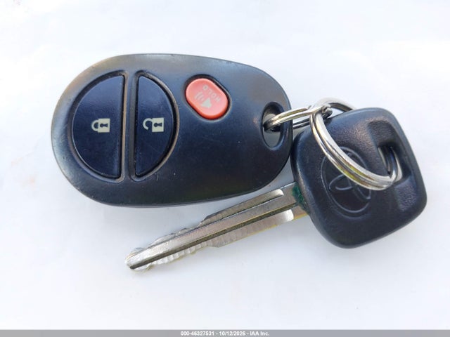 46327531 :رقم المزاد ، 5TDZK3DC3BS095564 vin ، 2011 Toyota Sienna Base V6 مزاد بيع