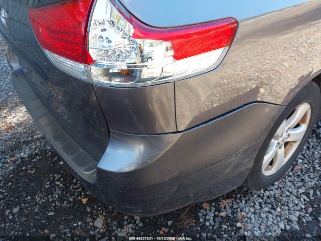 46327531 :رقم المزاد ، 5TDZK3DC3BS095564 vin ، 2011 Toyota Sienna Base V6 مزاد بيع