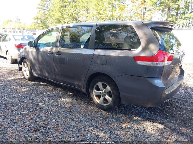 46327531 :رقم المزاد ، 5TDZK3DC3BS095564 vin ، 2011 Toyota Sienna Base V6 مزاد بيع