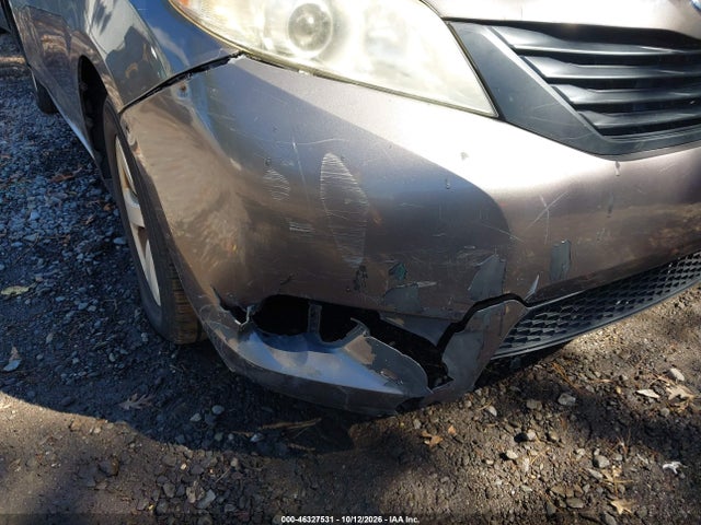 46327531 :رقم المزاد ، 5TDZK3DC3BS095564 vin ، 2011 Toyota Sienna Base V6 مزاد بيع