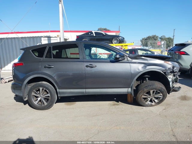 Toyota Rav4 Xle 2018 2T3WFREV1JW497638 Image 14