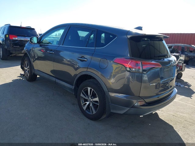 Toyota Rav4 Xle 2018 2T3WFREV1JW497638 Image 3