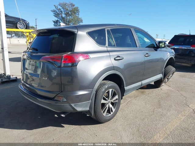 Toyota Rav4 Xle 2018 2T3WFREV1JW497638 Image 4