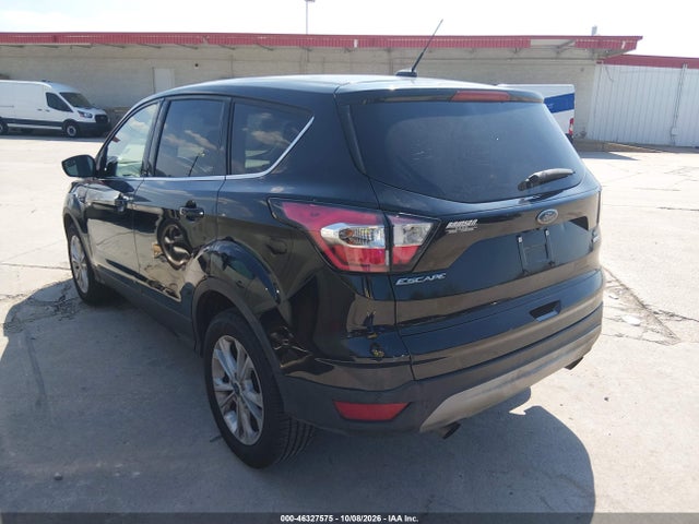 46327575 :رقم المزاد ، 1FMCU0GD9HUE05736 vin ، 2017 Ford Escape Se مزاد بيع