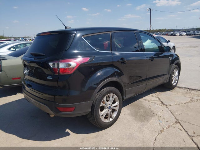 46327575 :رقم المزاد ، 1FMCU0GD9HUE05736 vin ، 2017 Ford Escape Se مزاد بيع