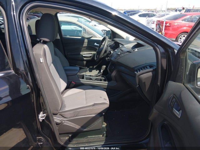 46327575 :رقم المزاد ، 1FMCU0GD9HUE05736 vin ، 2017 Ford Escape Se مزاد بيع