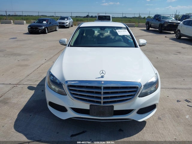 55SWF4JB9GU101550 Mercedes-Benz C 300 Luxury